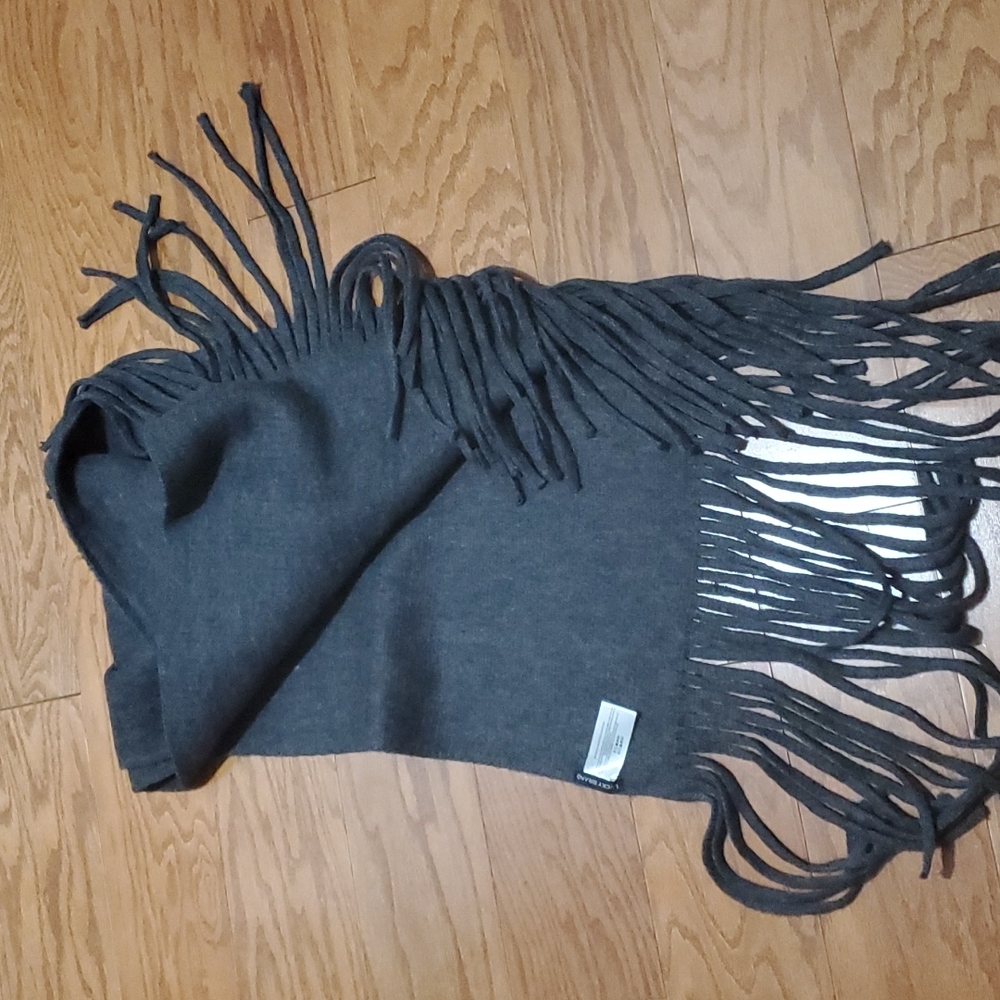 Scarf‎ - Picture 2 of 2